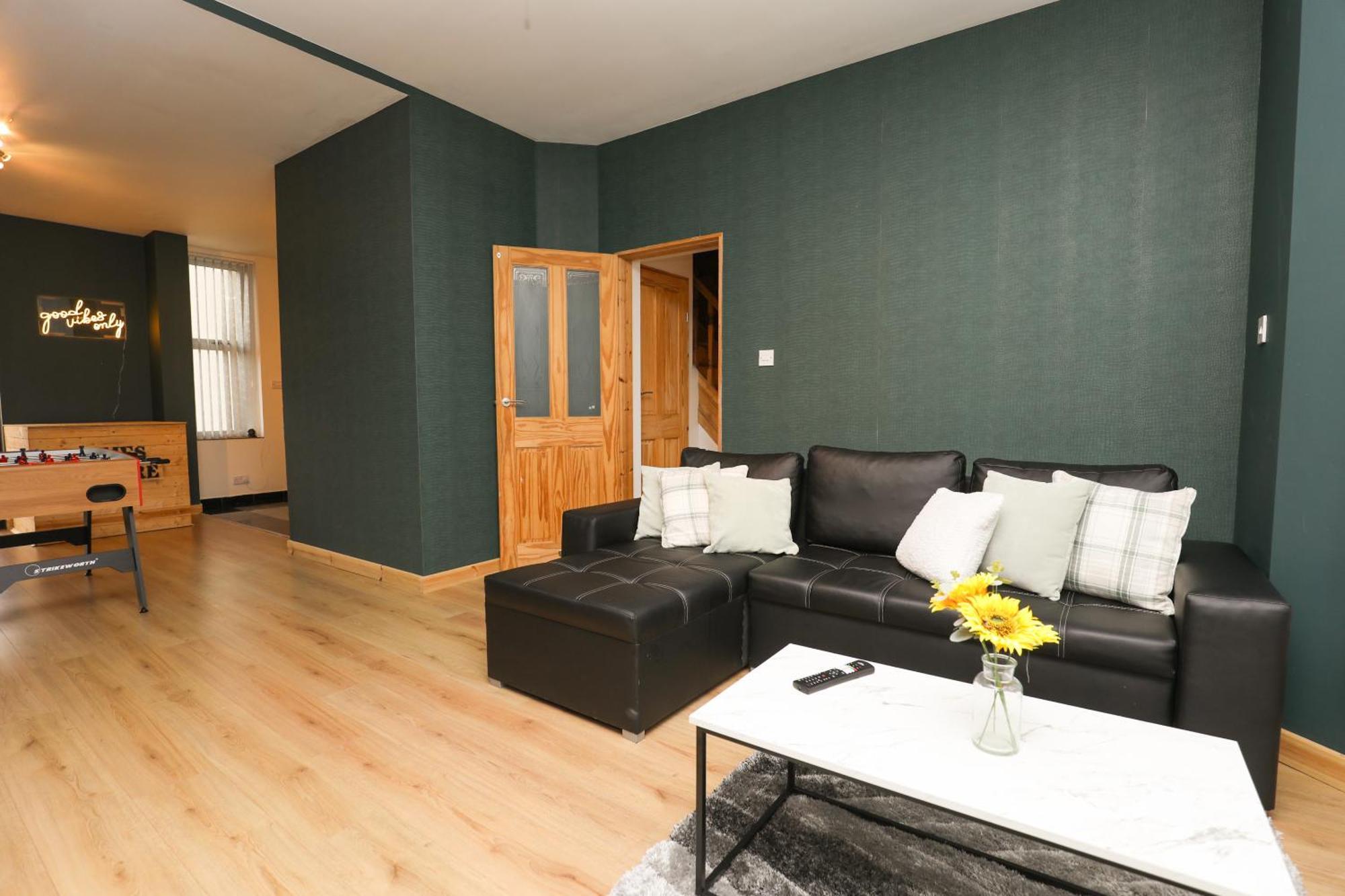 Anfield Luxe Retreat - Stylish Stay With Parking - Steps From Stadium - Short Drive To City Centre Liverpool Esterno foto